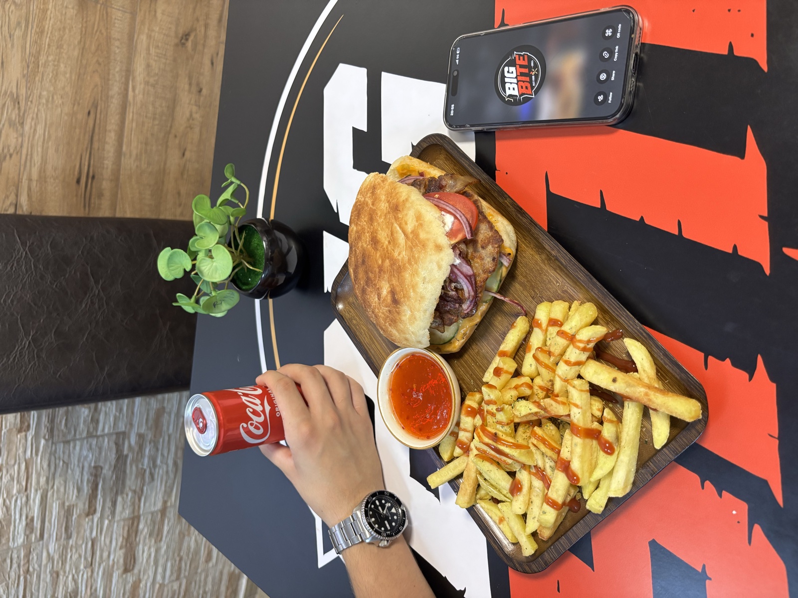 BigBite pljeskavica sa pomfritom